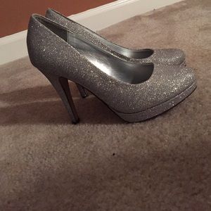Size 7 sparkly heels!