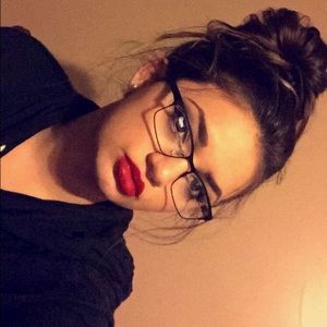 Meet your Posher, Christelle