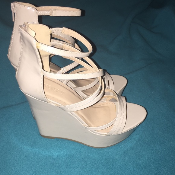 Nude Wedges