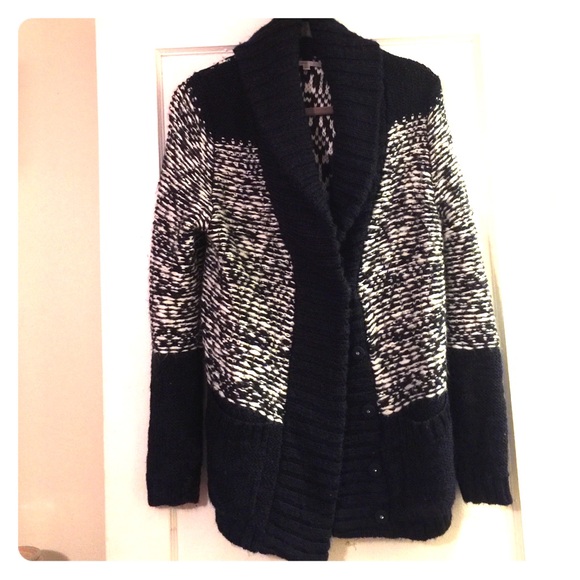 GAP Sweaters - Chunky knit navy/white sweater. Size M