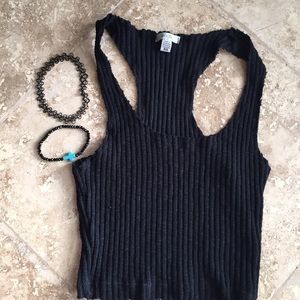 Urban outfitter tank/Brandy Melville jewelry