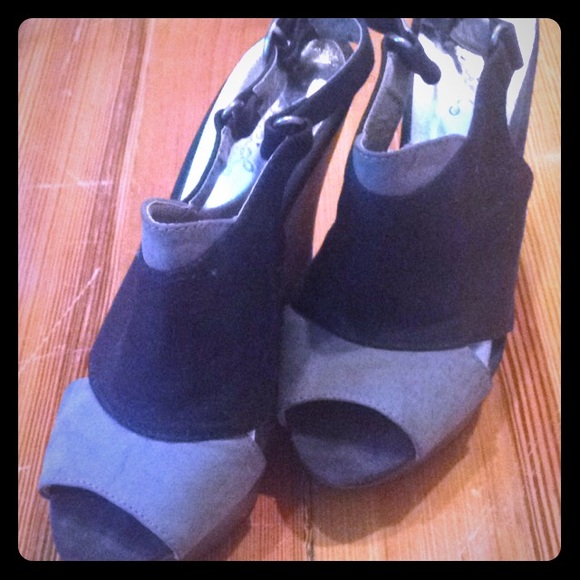 Gray and black wedges!!!