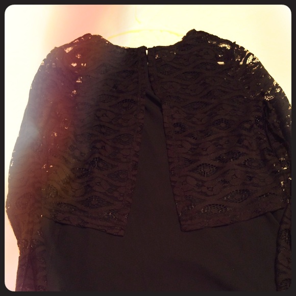 Open back lace shirt