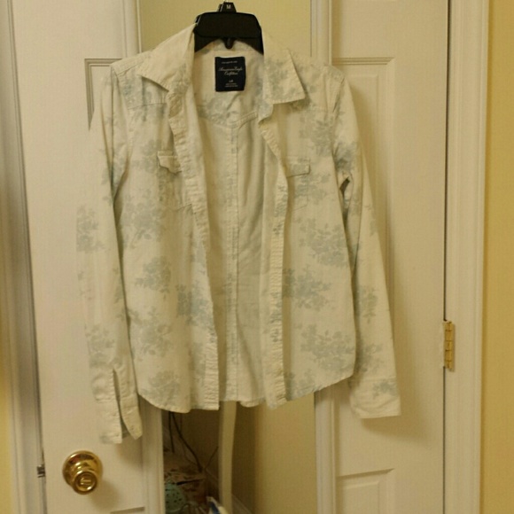 American Eagle denim shirt - Picture 2 of 4