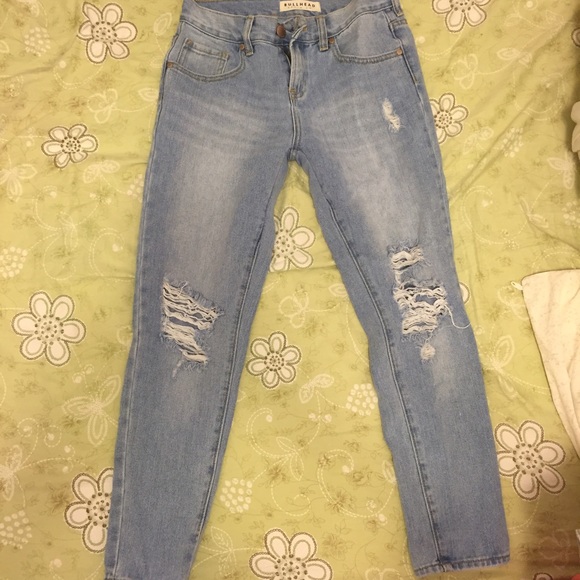 BOYFRIEND JEANS. NWOT