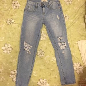BOYFRIEND JEANS. NWOT