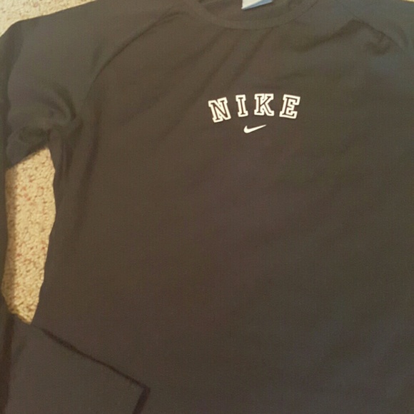 Nike Tops - Nike long sleeve active top