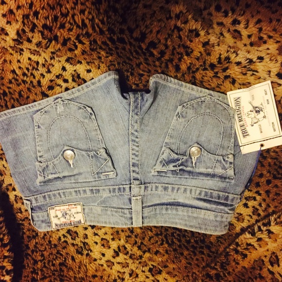selling my true religion Jean shorts!