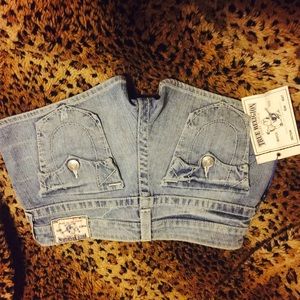 selling my true religion Jean shorts!
