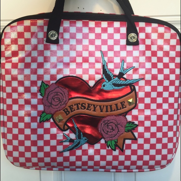 BETSEYVILLE Betsy Johnson Checkered Laptop Case