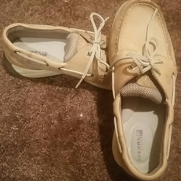 MAKE AN OFFER. Top Sider Sperrys in tan color