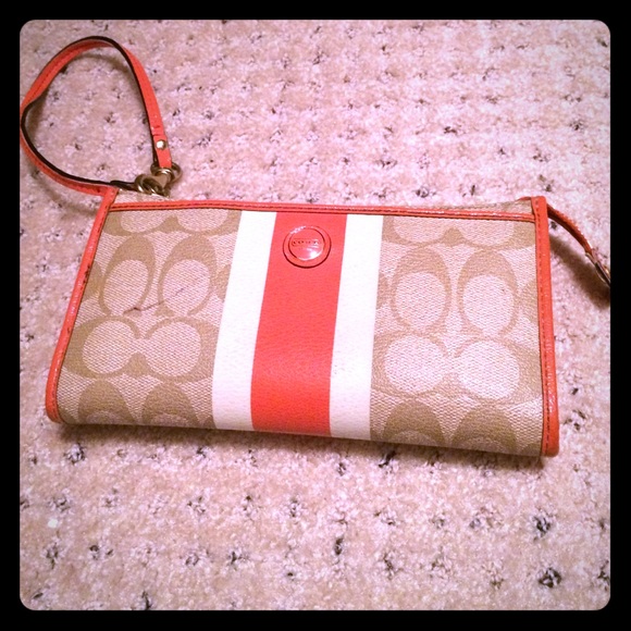 Coach wristlet wallet. 💥Authentic💥