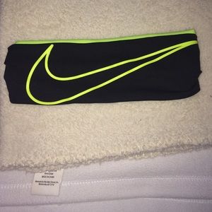 Nike headband