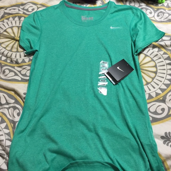 Nike top