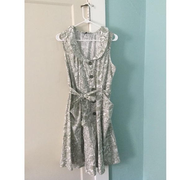 Mmle Gabrielle floral belted button up dress