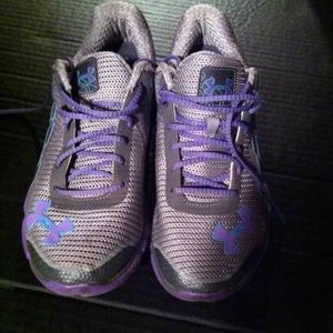 Underarmour micro g shoes 7.5 nice