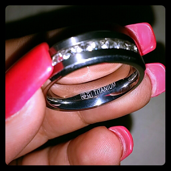 Mens titanium ring