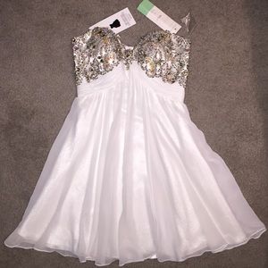 $ reduced! NWT white Dave&Johnny cocktail dress