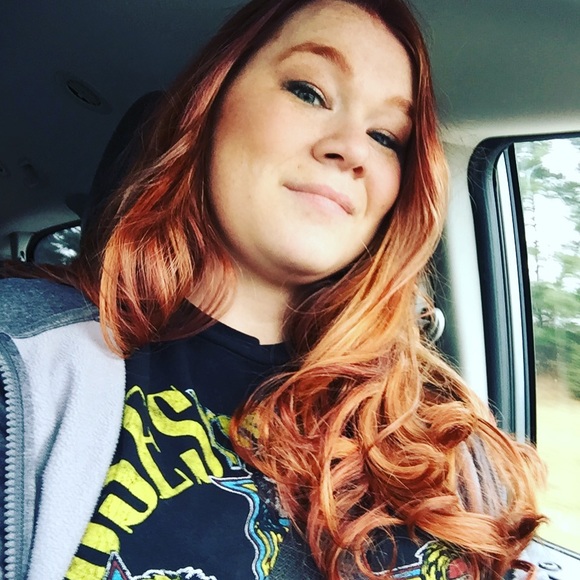 Meet your Posher, Amanda - Picture 3 of 3