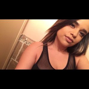 Meet your Posher, Alejandra