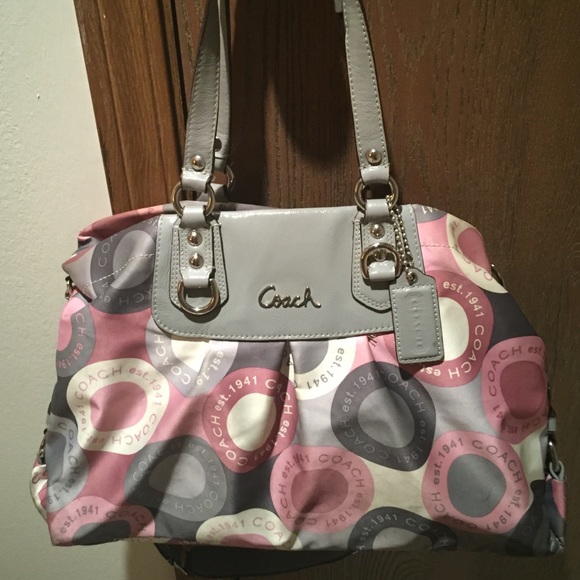 Beautiful grey and pink coach bag.💝