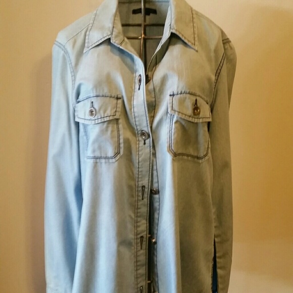 Banana Republic Tops - Banana Republic button up shirt