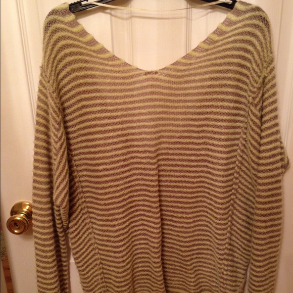 Free People sweater in heather grey & lime! - Picture 3 of 3
