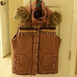 Rue 21 vest with detachable fur hoodie
