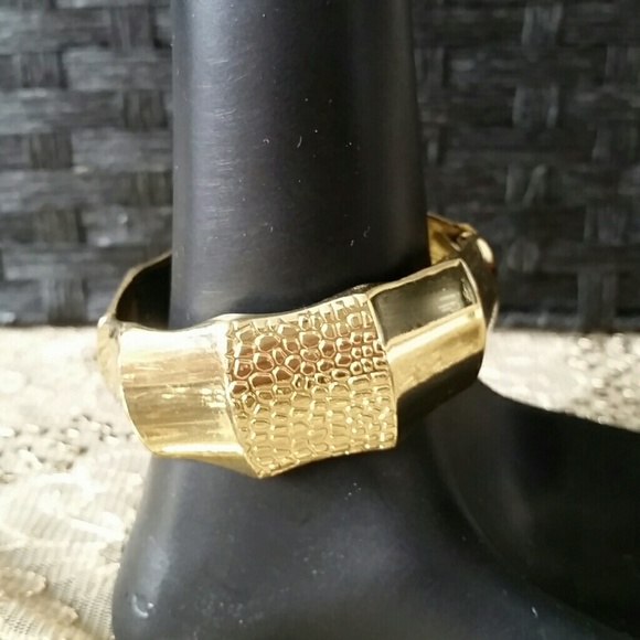 NEW! Gold black trendy cuff bracelets - Picture 3 of 4