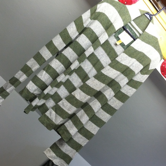 Soft and comfy american eagle wrap cardigan