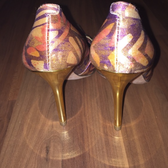 Shoes - Picture 3 of 4