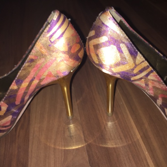 Shoes - Picture 4 of 4