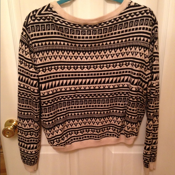Black & cream Aztec high low sweater - Picture 2 of 4