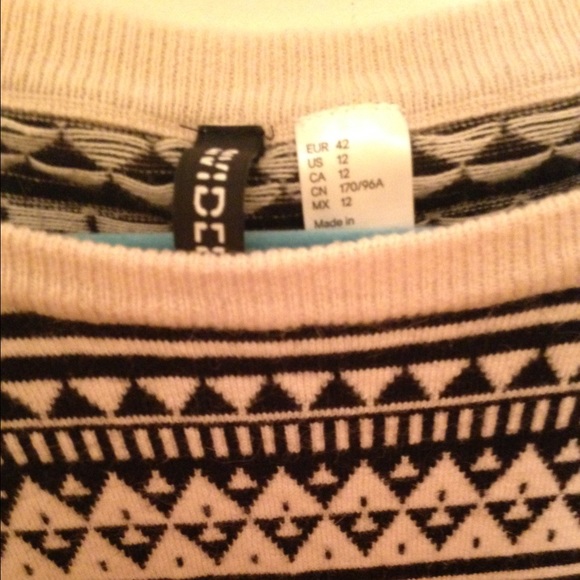 Black & cream Aztec high low sweater - Picture 3 of 4