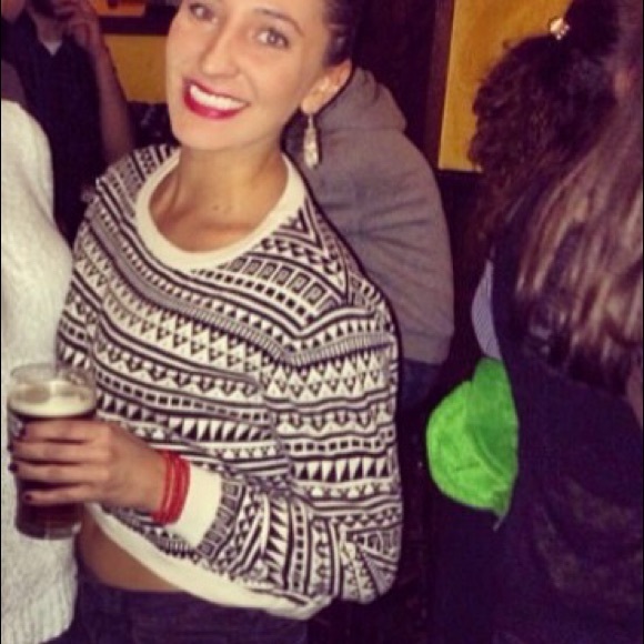 Black & cream Aztec high low sweater - Picture 4 of 4