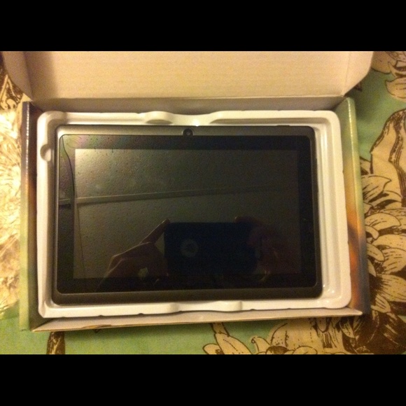 Bright-Tab 7" Android Tablet - Picture 3 of 4