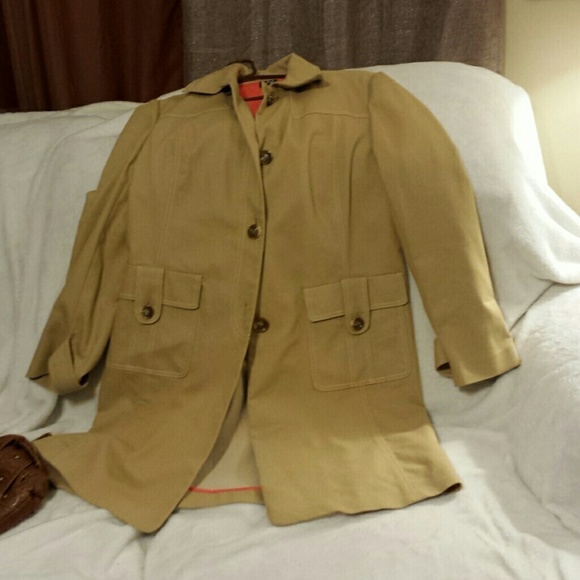 Work to weekend Tan mid trench coat