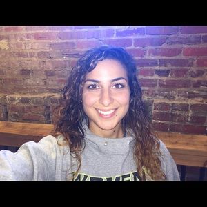 Meet your Posher, Ariana