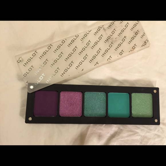 Like NEW Inglot palette Used ONCE freedom system 5
