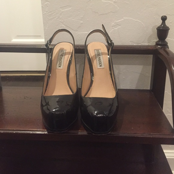 Black Staciee Steve Madden Pumps