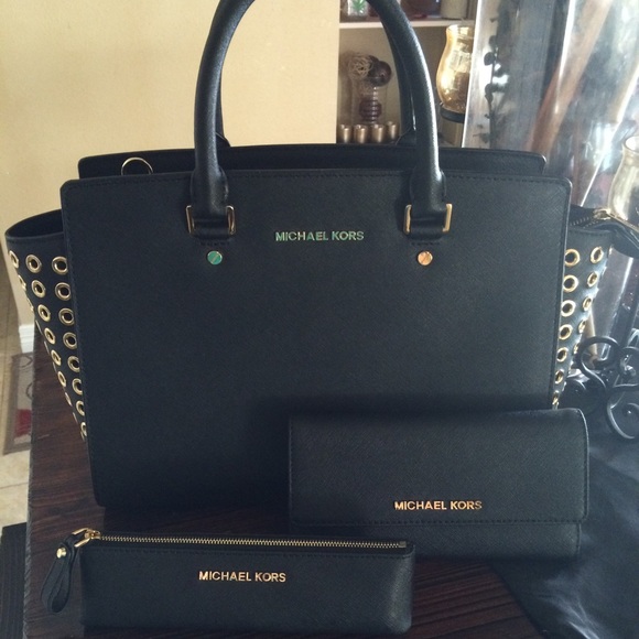 Michael Kors Black Selma Grommett - Picture 1 of 2