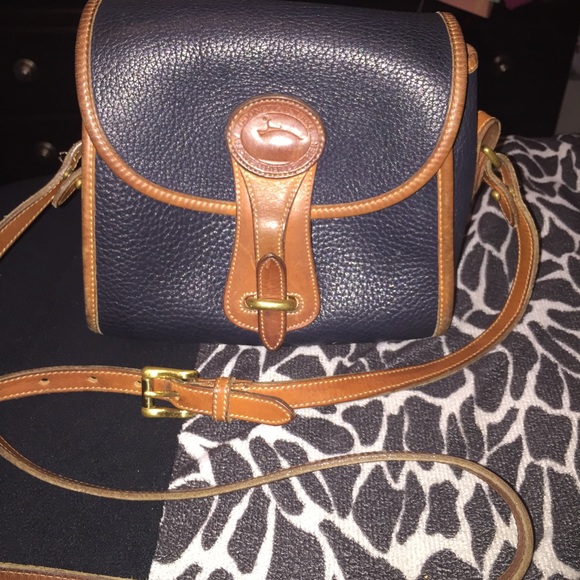 Vintage Dooney & Bourke cross body purse