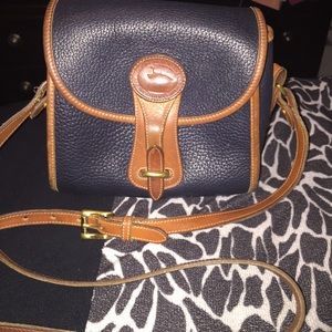 Vintage Dooney & Bourke cross body purse