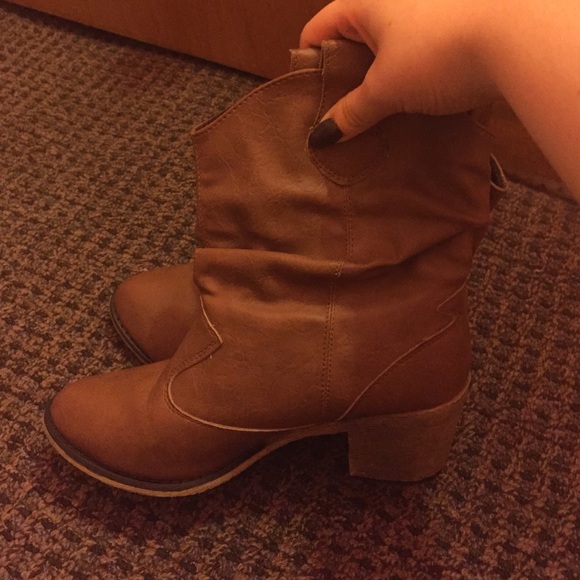 Cute fall boots - Picture 1 of 1