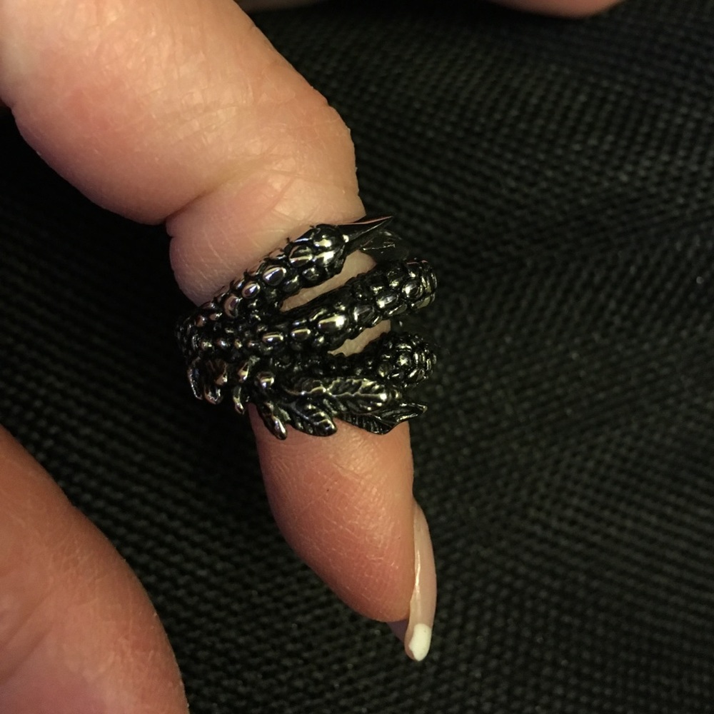 Stainless steel claw ring