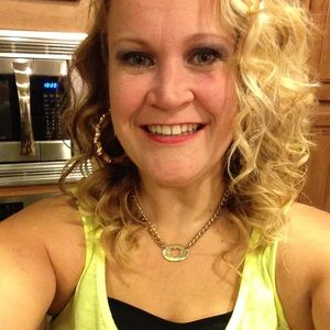 Meet your Posher, Pauline