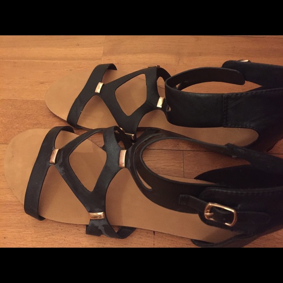 Sandals - Picture 3 of 4