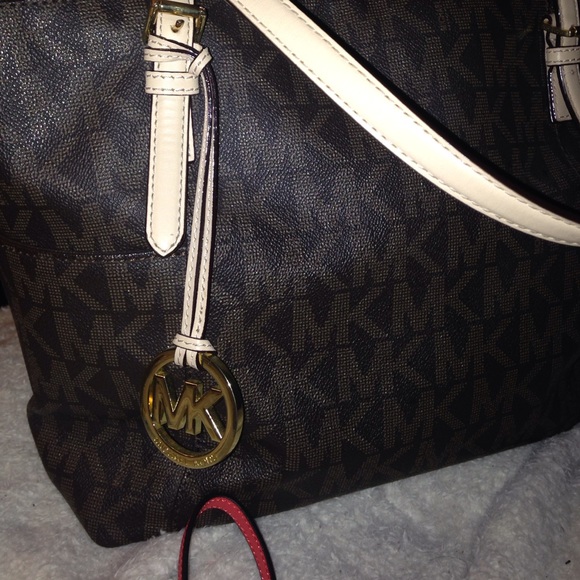 MK PURSE.