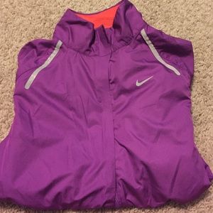 Nike StormFly/Storm-Fit wind breaker