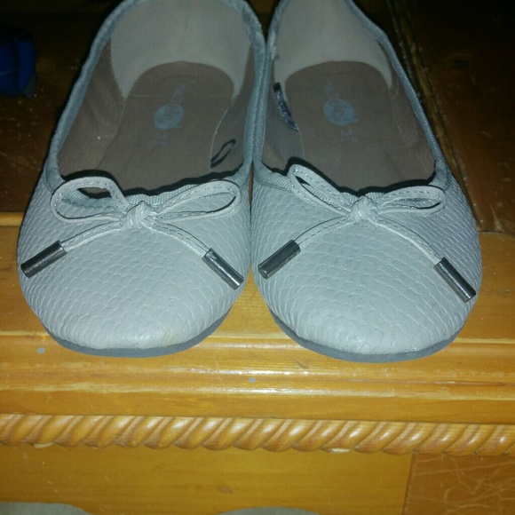 Gray flats